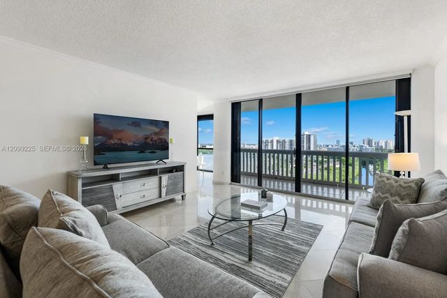 2000 Island Boulevard #1710, Aventura