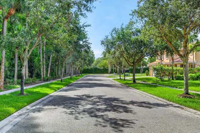 4 of 38 - 9070 Winterhaven Circle, West Palm Beach, FL