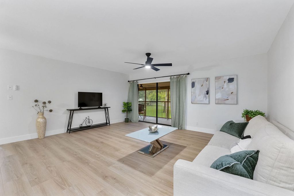 195 Deer Creek Boulevard #807, Deerfield Beach