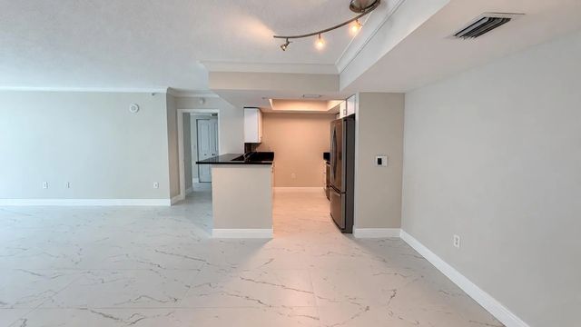 4 of 32 - 99 Se Mizner Boulevard #233, Boca Raton, FL