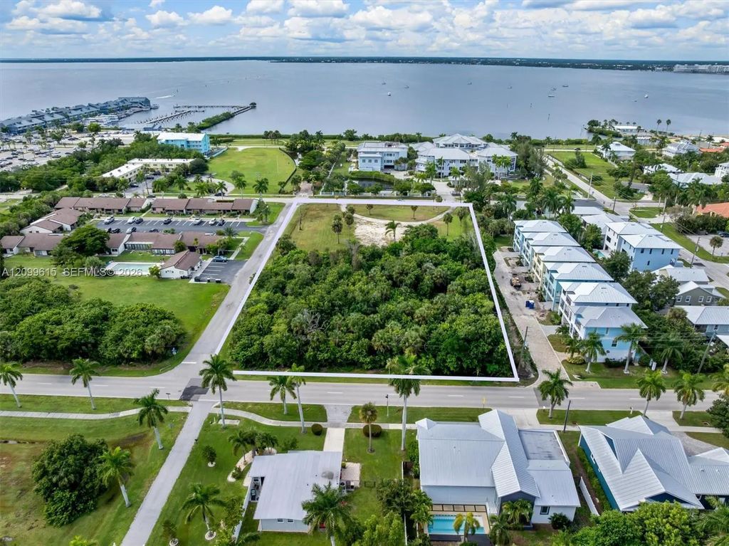 925 W Marion, Punta Gorda