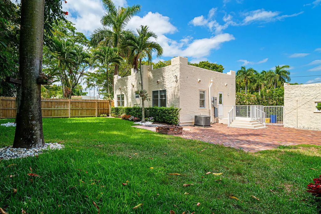 813 Avon Road, West Palm Beach