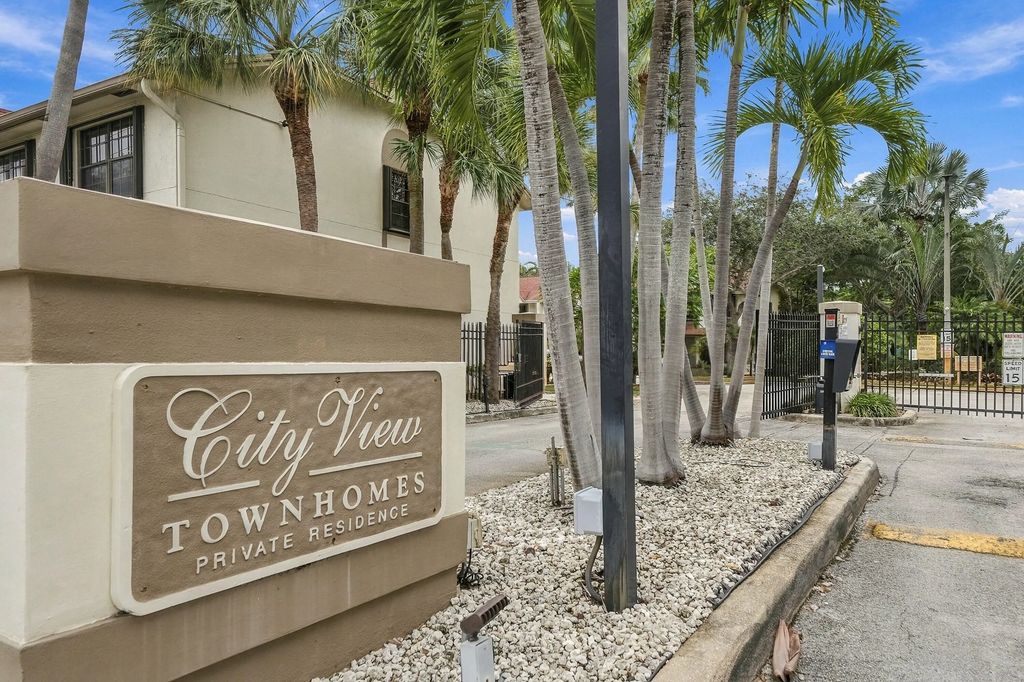341 City View Drive, Fort Lauderdale