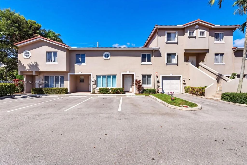 105 Riviera Circle, Weston