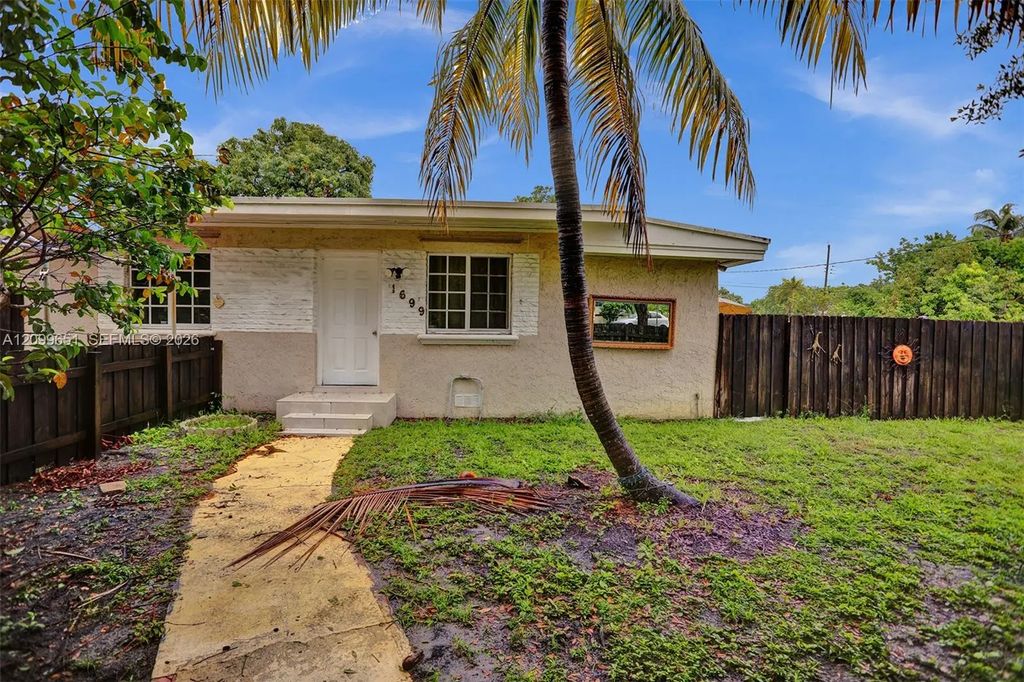 1699 Ne 157th Terrace, North Miami Beach