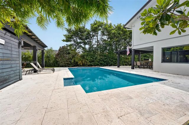 5 of 70 - 10411 Sw 146th Place, Miami, FL