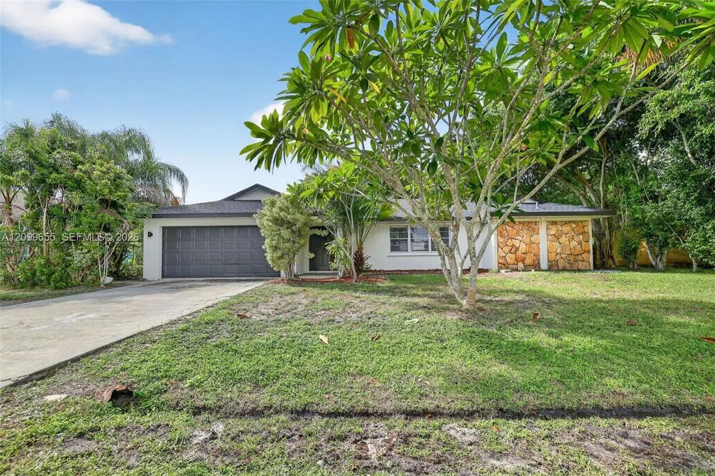770 Se Hollahan Avenue #770, Port St. Lucie