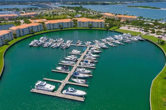11 Harbour Isle Drive W #201, Fort Pierce