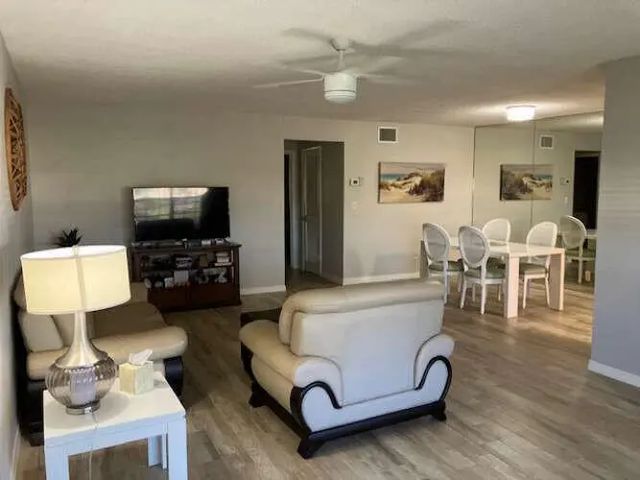 4 of 24 - 109 Lakes End Drive #b, Fort Pierce, FL