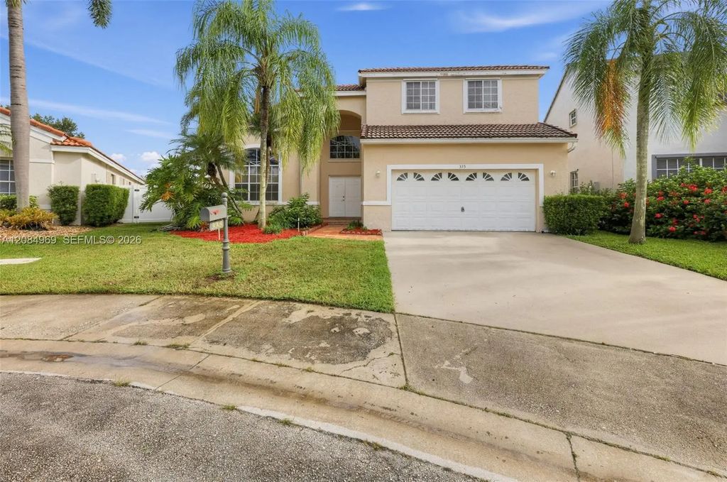 335 Cambridge Drive, Weston