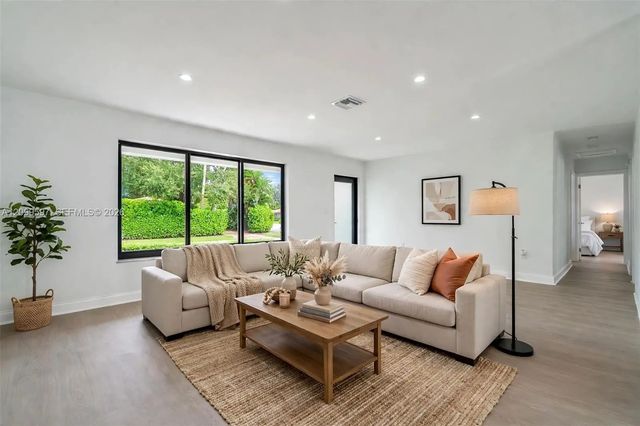4 of 23 - 10 Nw 100th Street, Miami Shores, FL