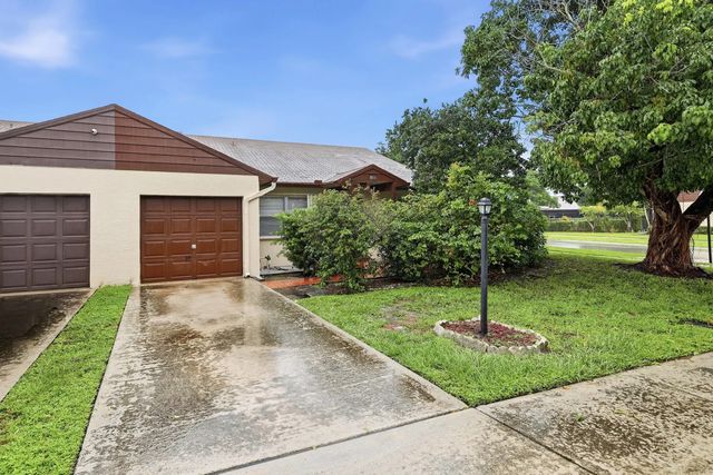 8501 Blue Cypress Drive, Lake Worth