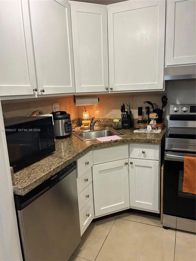 2 of 16 - 10815 Sw 112th Avenue #201, Miami, FL