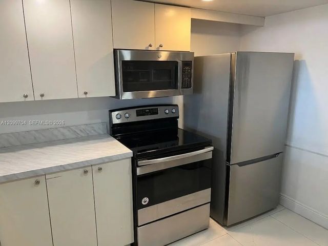 4 of 12 - 555 Ne 15th Street #10f, Miami, FL