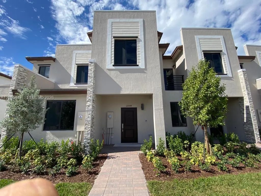 21044 Ne 8th Avenue #21044, Miami