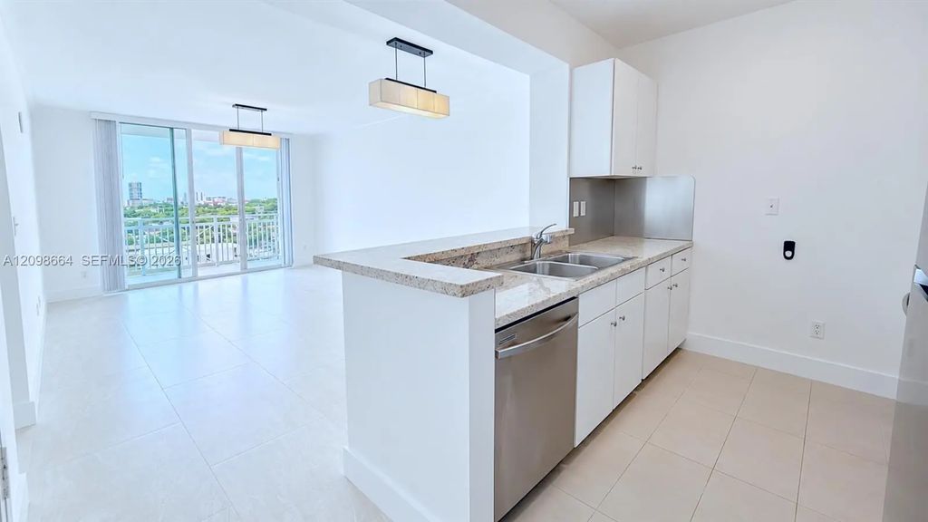 2665 Sw 37th Avenue #701, Miami