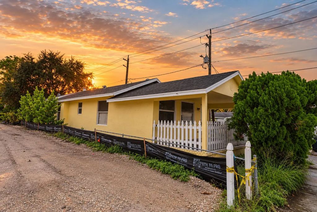 11 S D Street, Lake Worth Beach
