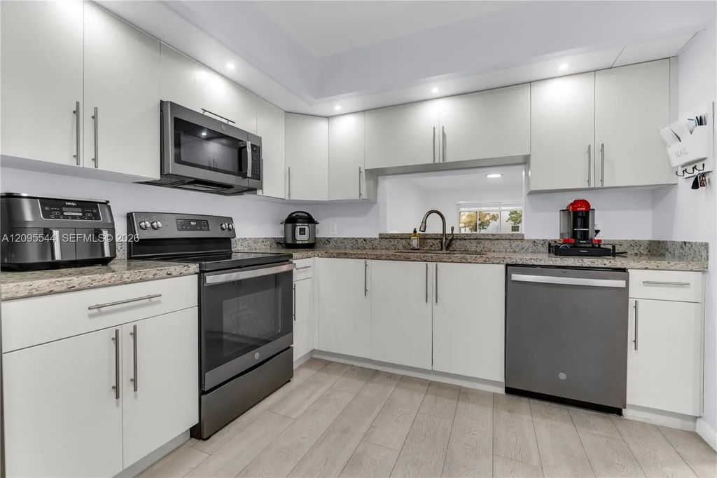 12500 Sw 5th Court #210m, Pembroke Pines