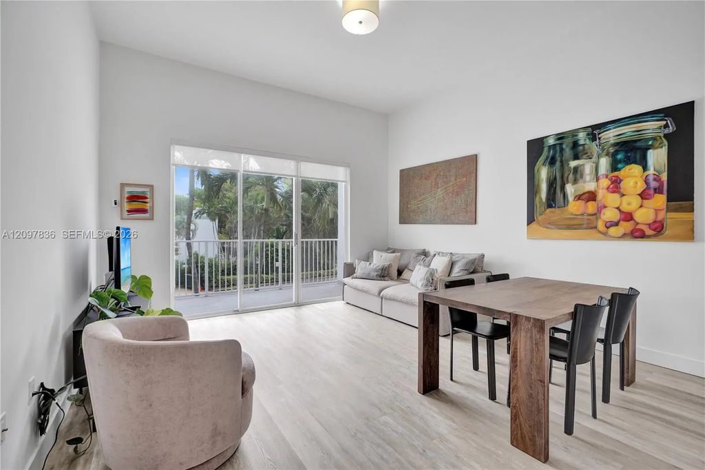 2851 Ne 183rd Street #211e, Aventura