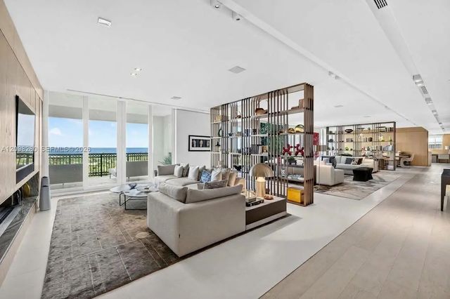 4 of 94 - 20165 Ne 39th Place #1103/1104, Aventura, FL