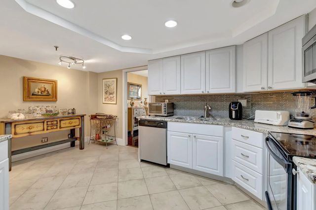 5 of 46 - 6372 La Costa Drive #504, Boca Raton, FL