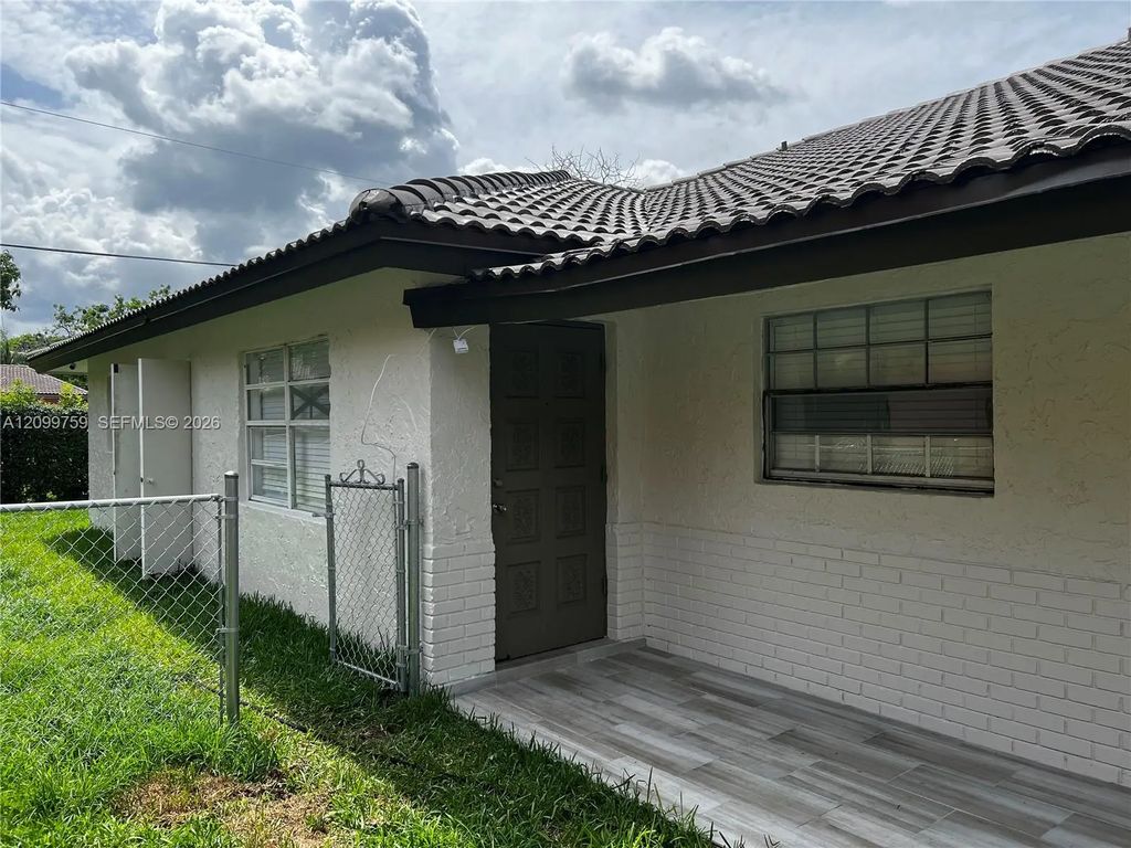 4281 Riverside Drive #2, Coral Springs