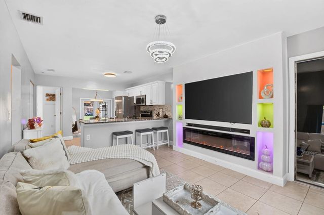 5 of 40 - 1019 N C Street, Lake Worth Beach, FL