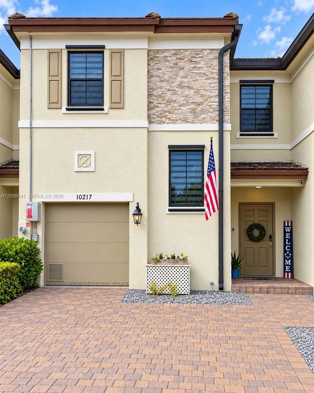 2 of 8 - 10217 Sw 231st Lane, Miami, FL