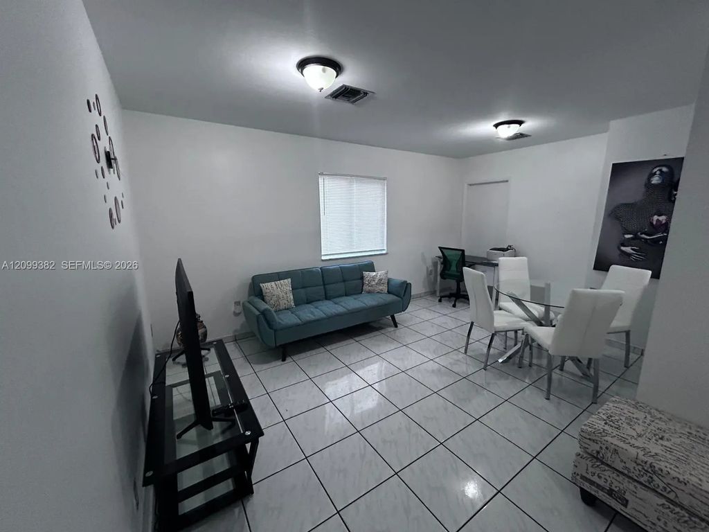2141 Biarritz Drive #4, Miami Beach