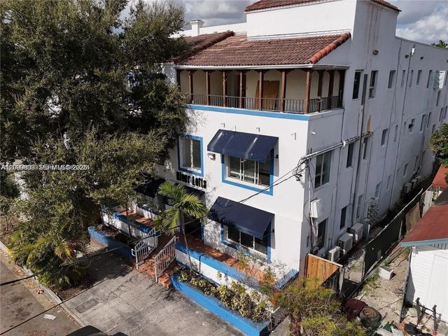 2 of 23 - 1021 Nw 3rd Street #305, Miami, FL