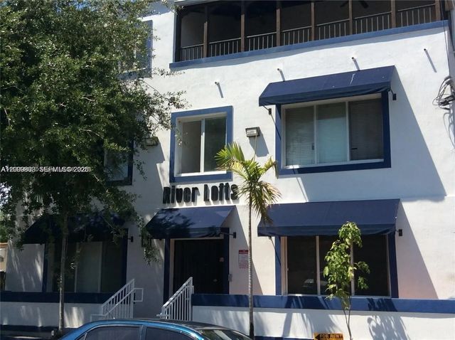 4 of 23 - 1021 Nw 3rd Street #305, Miami, FL