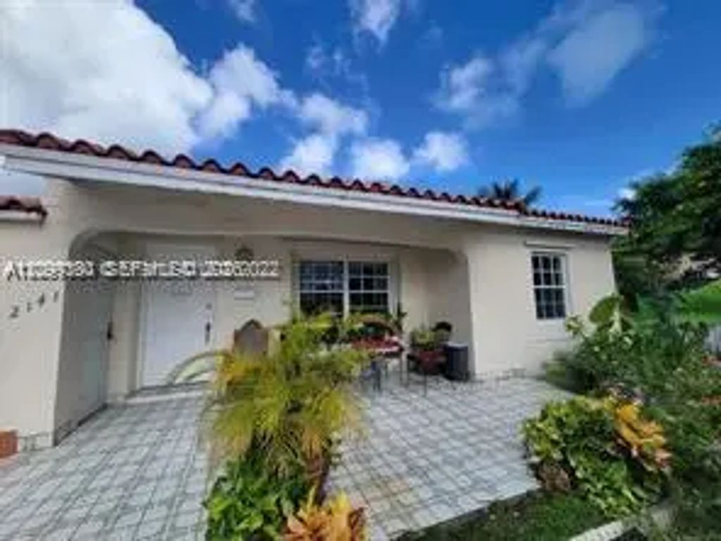 2141 Biarritz Drive #1, Miami Beach