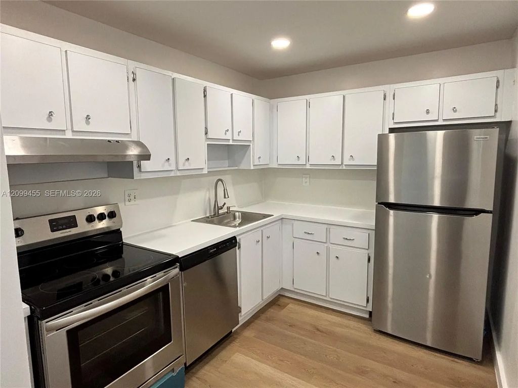 8277 Sw 128th Street #113, Pinecrest