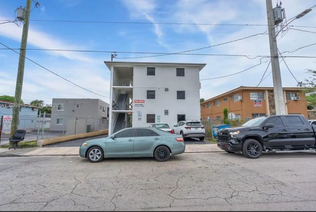 220 Sw 18th Avenue, Miami