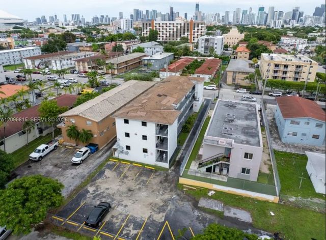 2 of 12 - 220 Sw 18th Avenue, Miami, FL