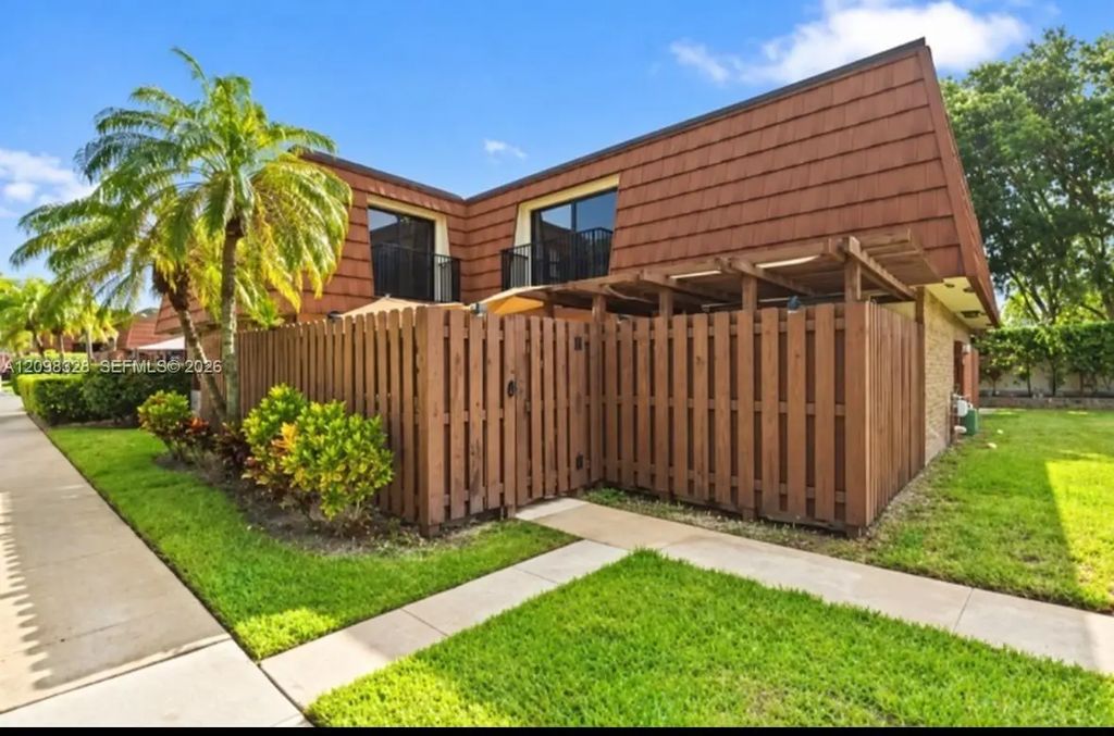 806 Sw 119th Way, Davie