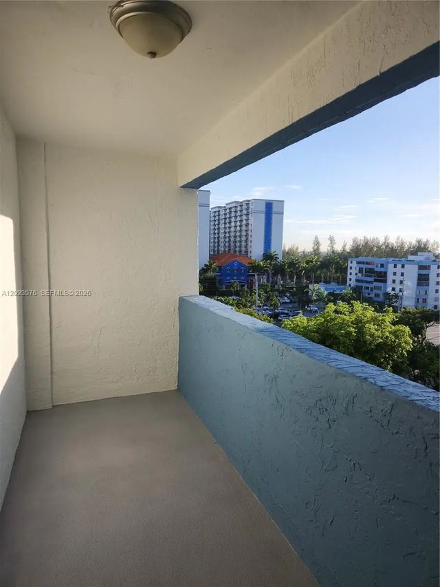 3 of 15 - 5050 Nw 7th Street #709, Miami, FL