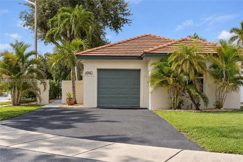6940 Sw 148th Lane, Davie