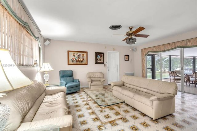 5 of 45 - 7200 S Miami Lakeway S, Miami Lakes, FL
