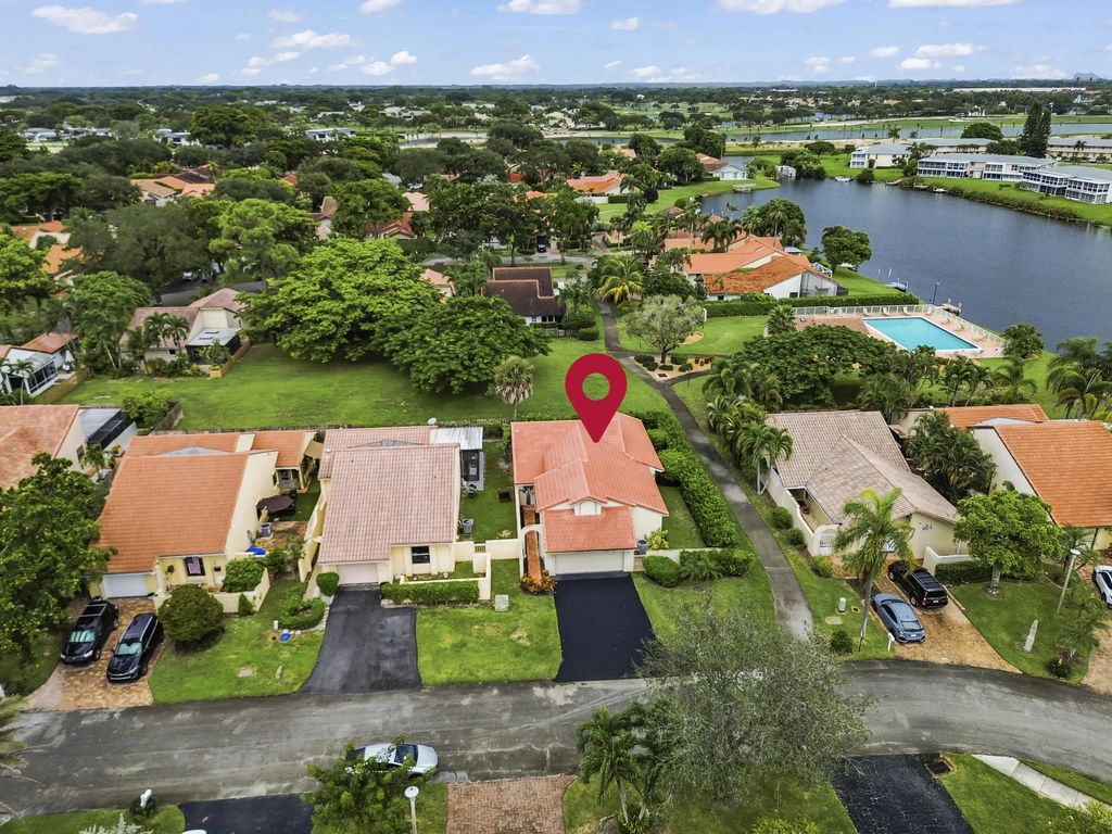 2055 Nw 15th Place, Delray Beach