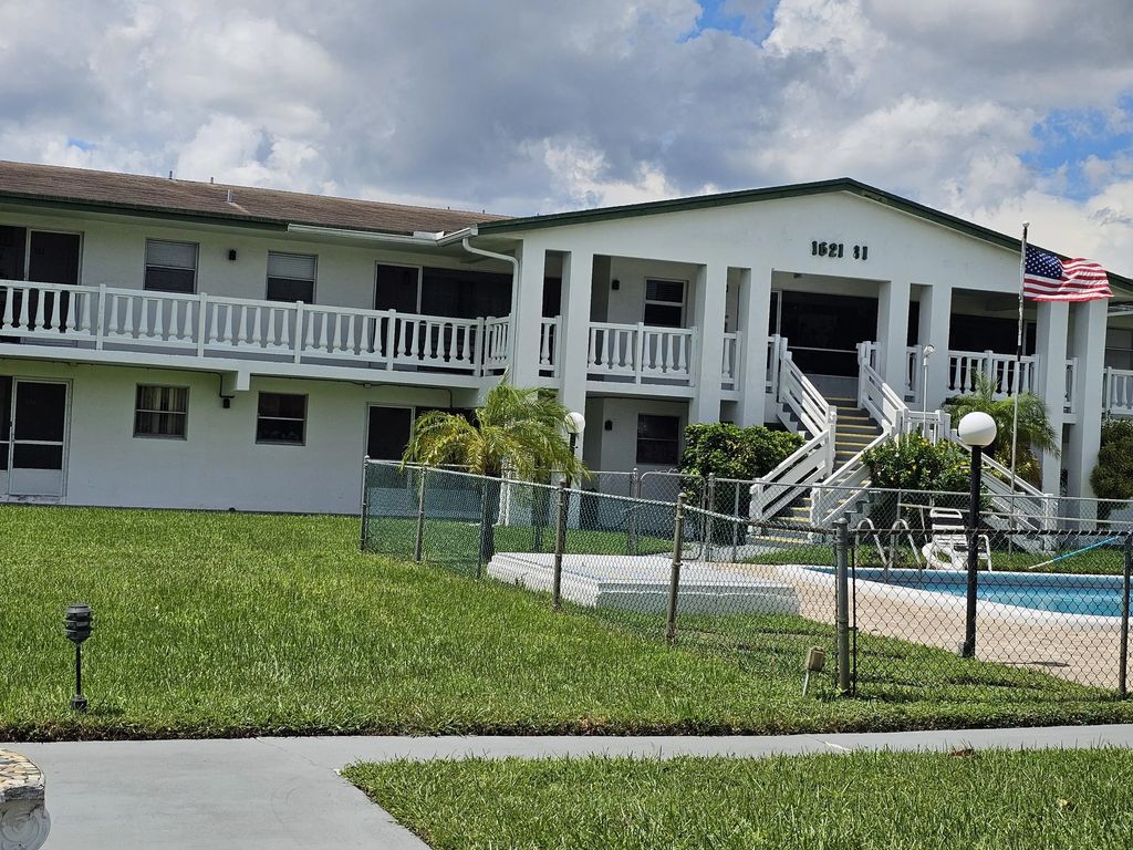 1621 Nw 46th Avenue #212, Lauderhill