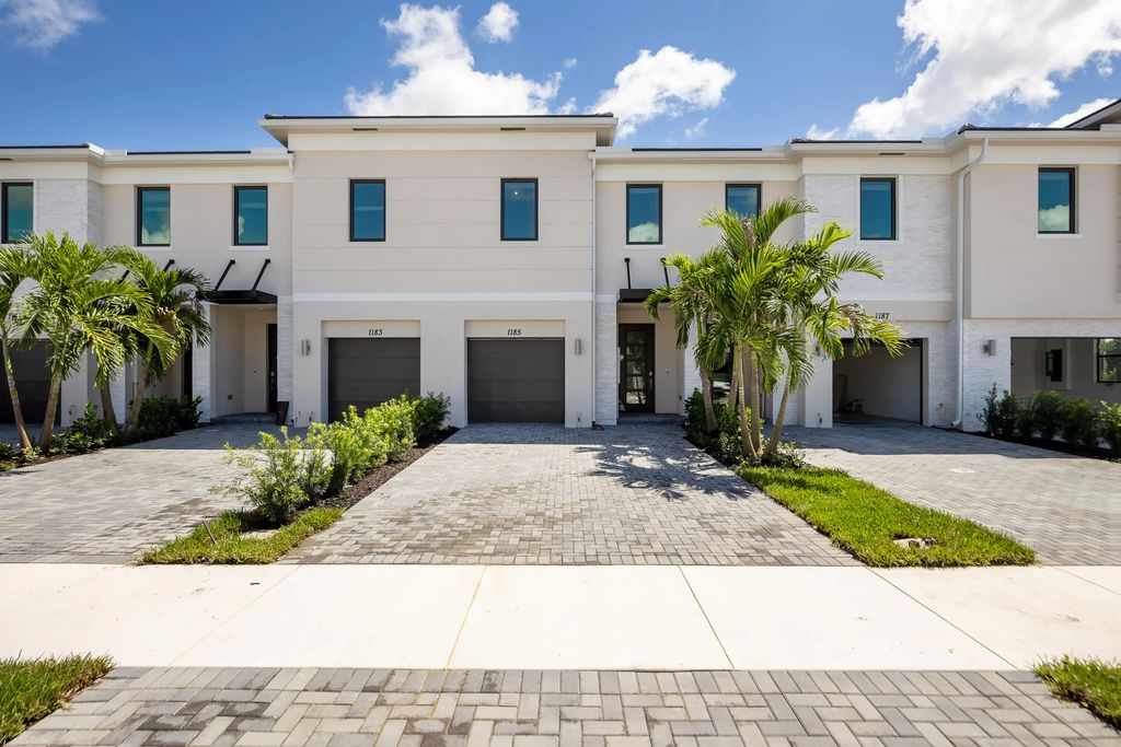 1185 Carillon Street, Wellington