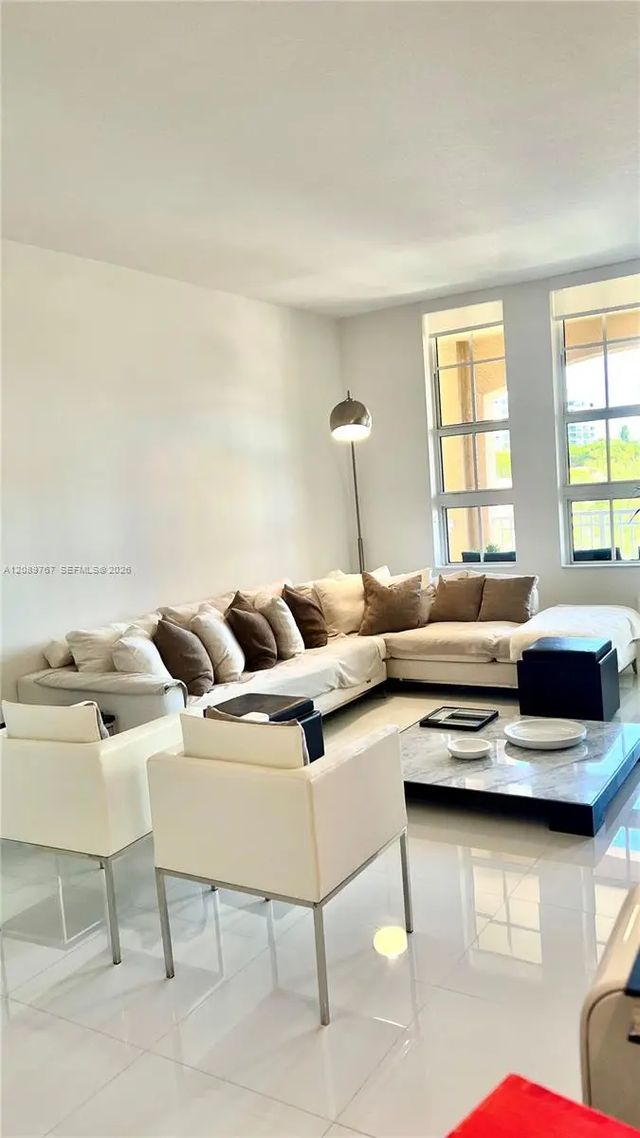 2 of 17 - 3001 Ne 185th Street #421, Aventura, FL