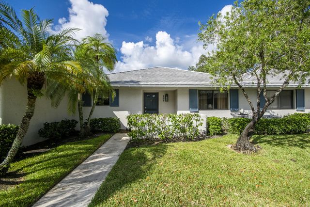 208 Club Drive, Palm Beach Gardens