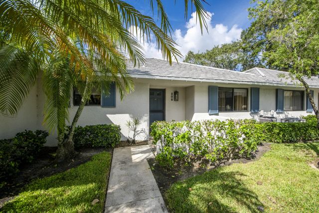 3 of 24 - 208 Club Drive, Palm Beach Gardens, FL