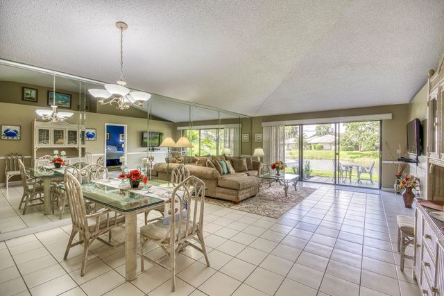 5 of 24 - 208 Club Drive, Palm Beach Gardens, FL