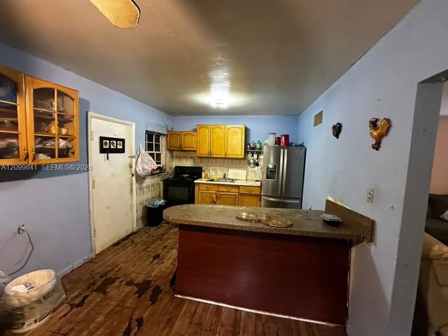 3 of 17 - 2299 Nw 90th Street, Miami, FL