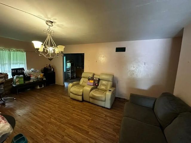 5 of 17 - 2299 Nw 90th Street, Miami, FL