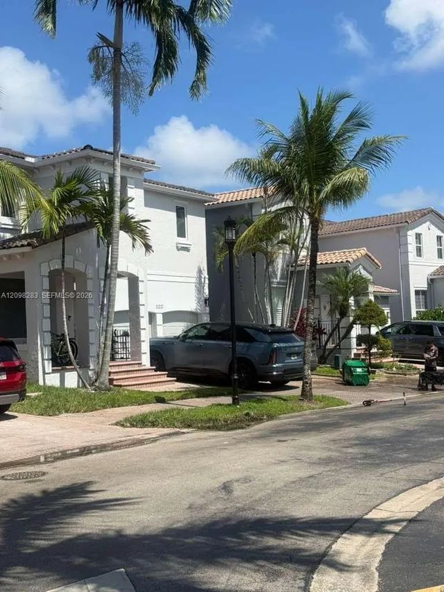 21227 Ne 31st Place, Aventura