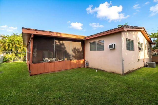 3 of 28 - 8410 Sw 16th Street, Miami, FL